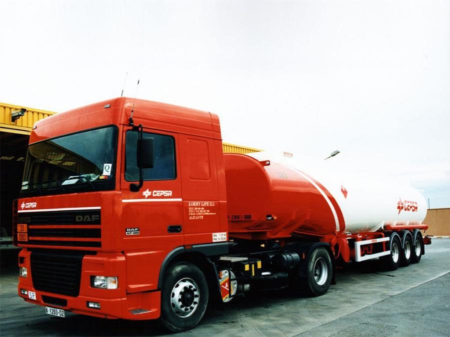 DAF 95XF 4x2 FT Space Cab 1997 года  (фото 2 из 3)